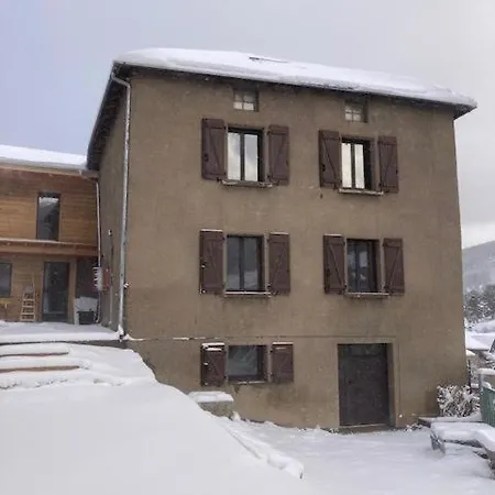 Maison Canelle Le Clos Des Ours Matemale Exterior photo